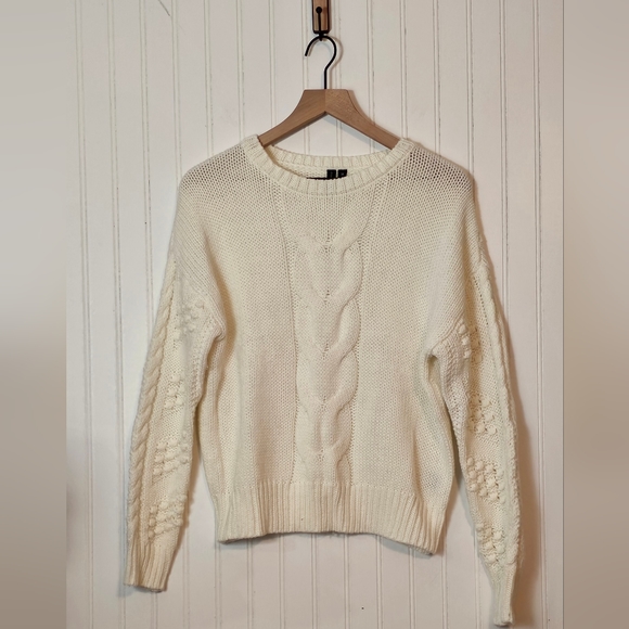 Moon & Madison Anthropologie Cream Cable Knit Bauble Sleeve Sweater Size Medium - Picture 2 of 8